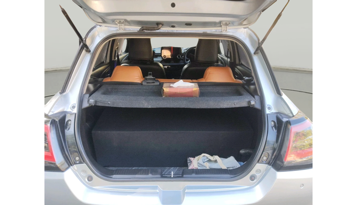 2025 Maruti Swift VXI 1.2L CNG, Petrol, Manual, 12,100 km, exterior