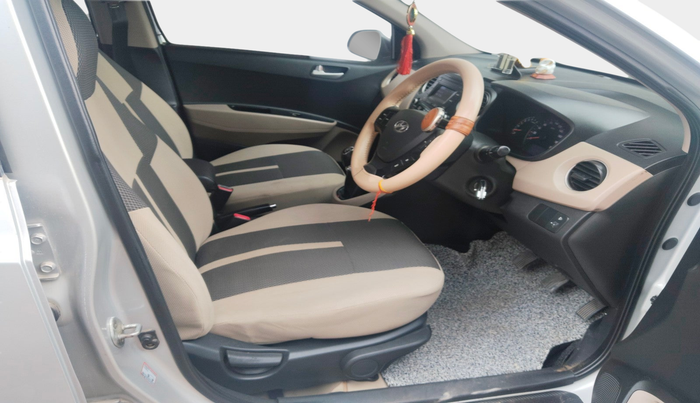 2016 Hyundai Xcent SX 1.2, Petrol, Manual, 1,54,026 km, interior