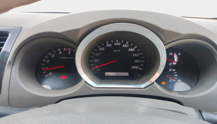 2010 Toyota Fortuner 3.0 4X4 MT, Diesel, Manual, 96,005 km, interior