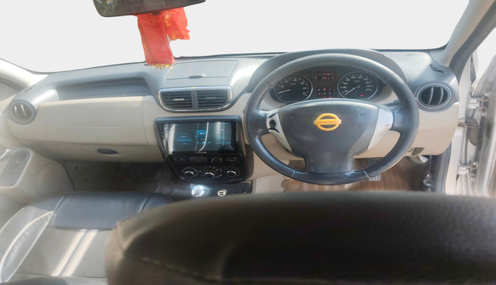 2014 Nissan Terrano XV D THP 110 PS, Diesel, Manual, 1,17,216 km, interior