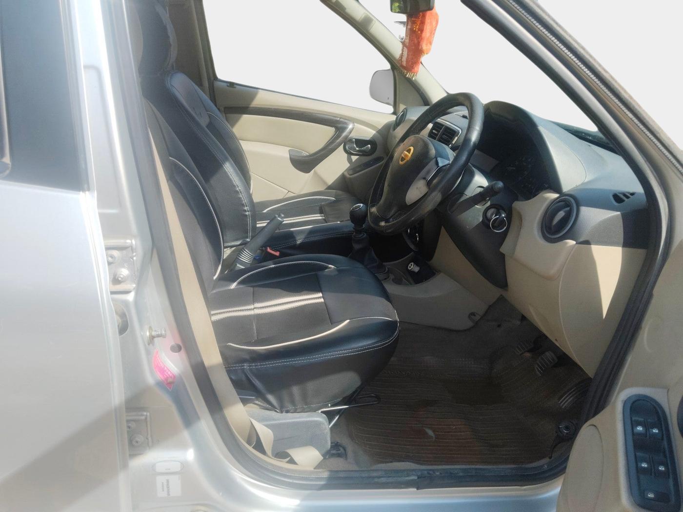 2014 Nissan Terrano XV D THP 110 PS, Diesel, Manual, 1,17,300 km, interior