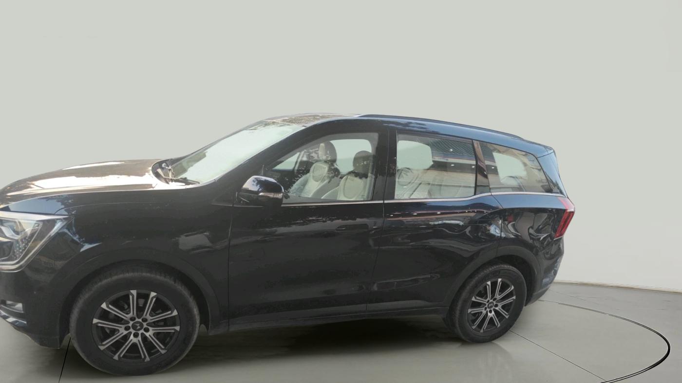 2022 Mahindra XUV700 AX 7 LUXURY D AWD AT 7 STR, Diesel, Automatic, 85,545 km, exterior