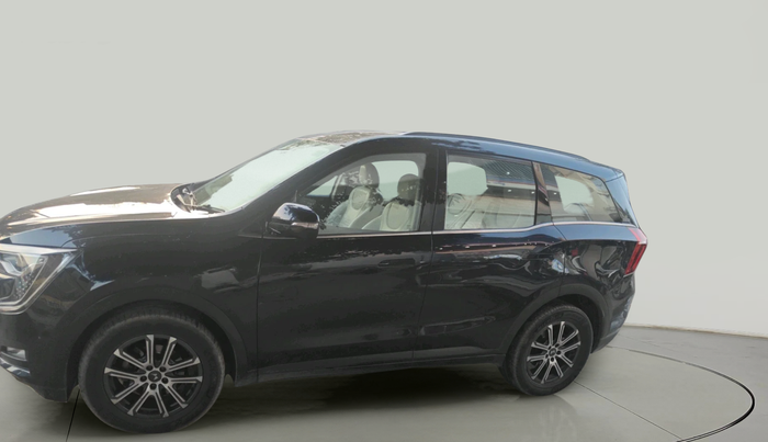 2022 Mahindra XUV700 AX 7 LUXURY D AWD AT 7 STR, Diesel, Automatic, 85,545 km, exterior