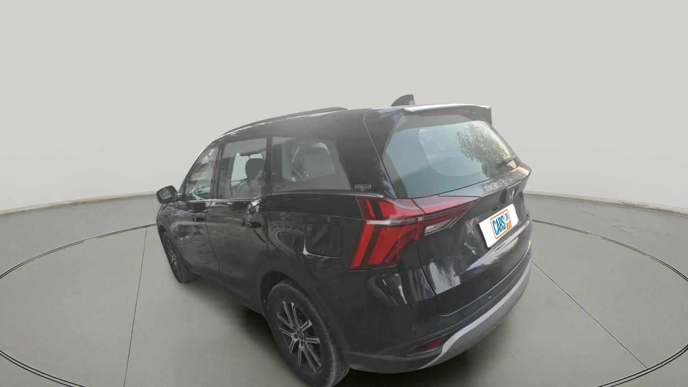 2022 Mahindra XUV700 AX 7 LUXURY D AWD AT 7 STR, Diesel, Automatic, 85,545 km, exterior