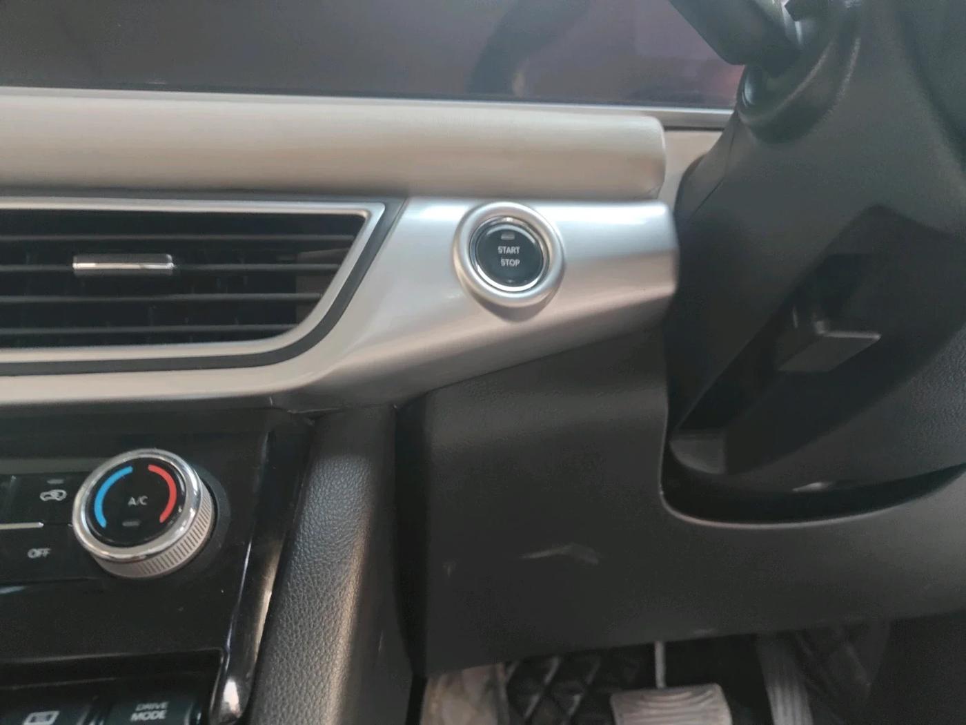 2022 Mahindra XUV700 AX 7 LUXURY D AWD AT 7 STR, Diesel, Automatic, 85,545 km, interior