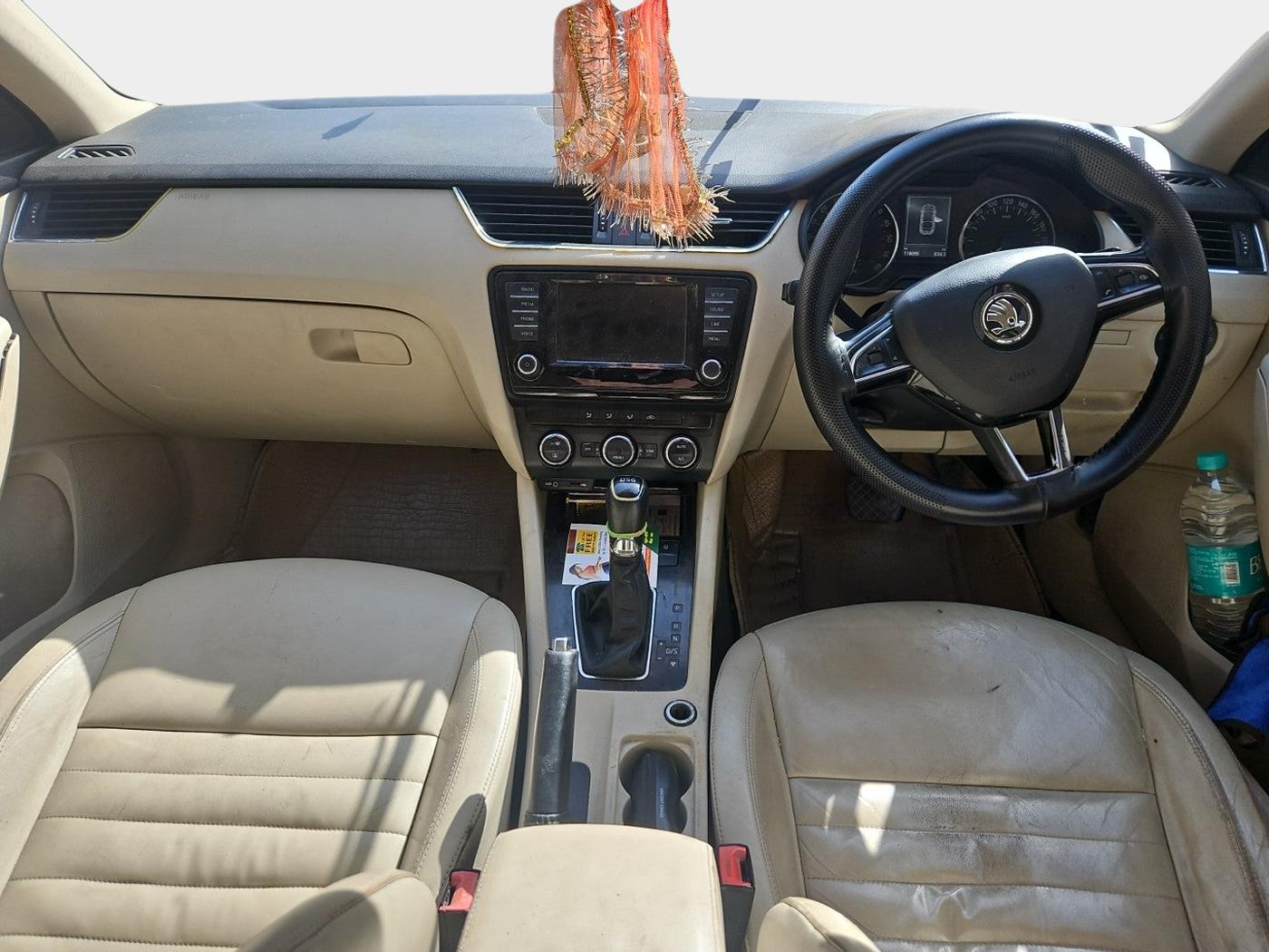 2016 Skoda Octavia 2.0 TDI CR STYLE PLUS AT, Diesel, Automatic, 1,21,000 km, interior