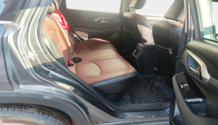 2023 Toyota URBAN CRUISER HYRYDER V NEO DRIVE, Petrol, Manual, 19,403 km, interior