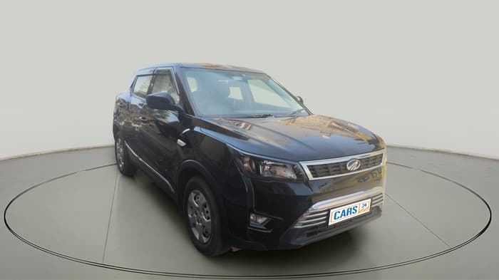 2021 Mahindra XUV300 W4 1.2 PETROL, Petrol, Manual, 7,332 km, exterior