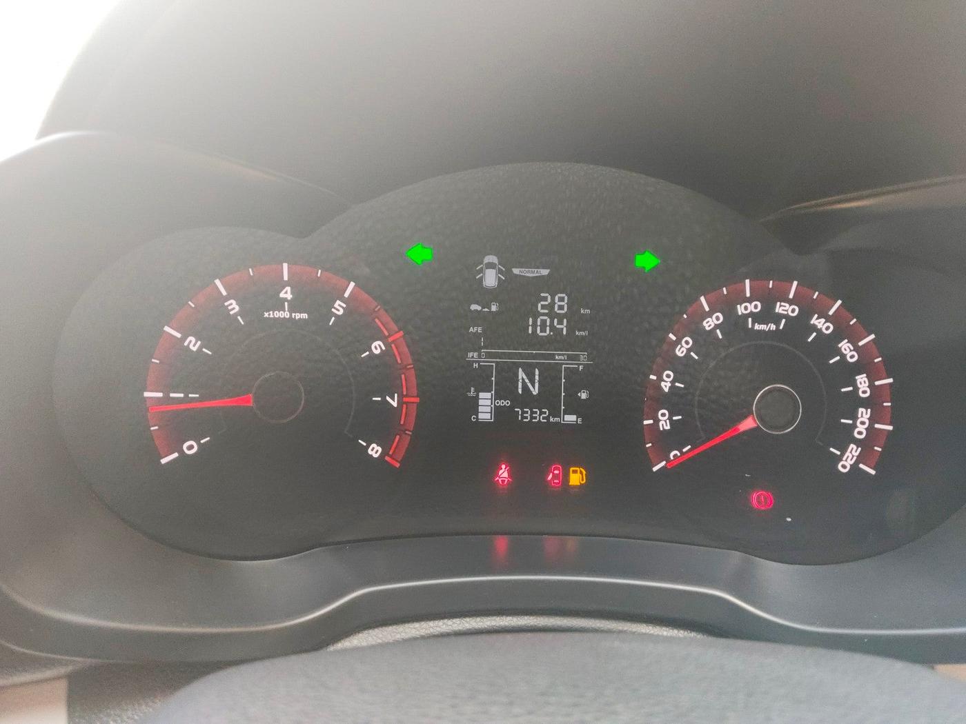 2021 Mahindra XUV300 W4 1.2 PETROL, Petrol, Manual, 7,332 km, interior