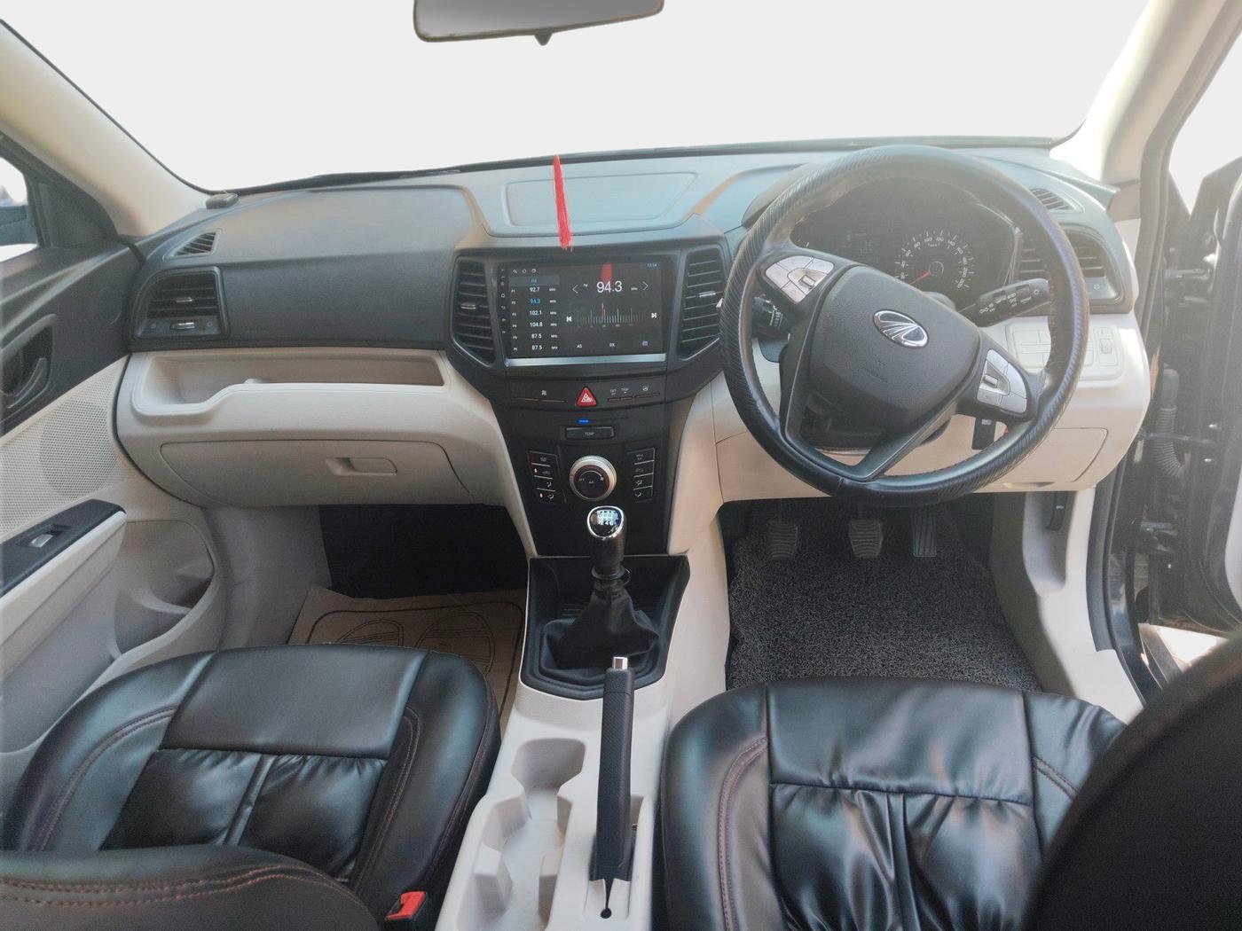 2021 Mahindra XUV300 W4 1.2 PETROL, Petrol, Manual, 7,332 km, interior