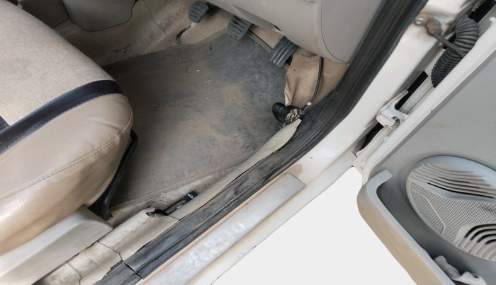 2013 Mahindra Verito Vibe CS 1.5 D6, Diesel, Manual, 1,37,419 km, interior