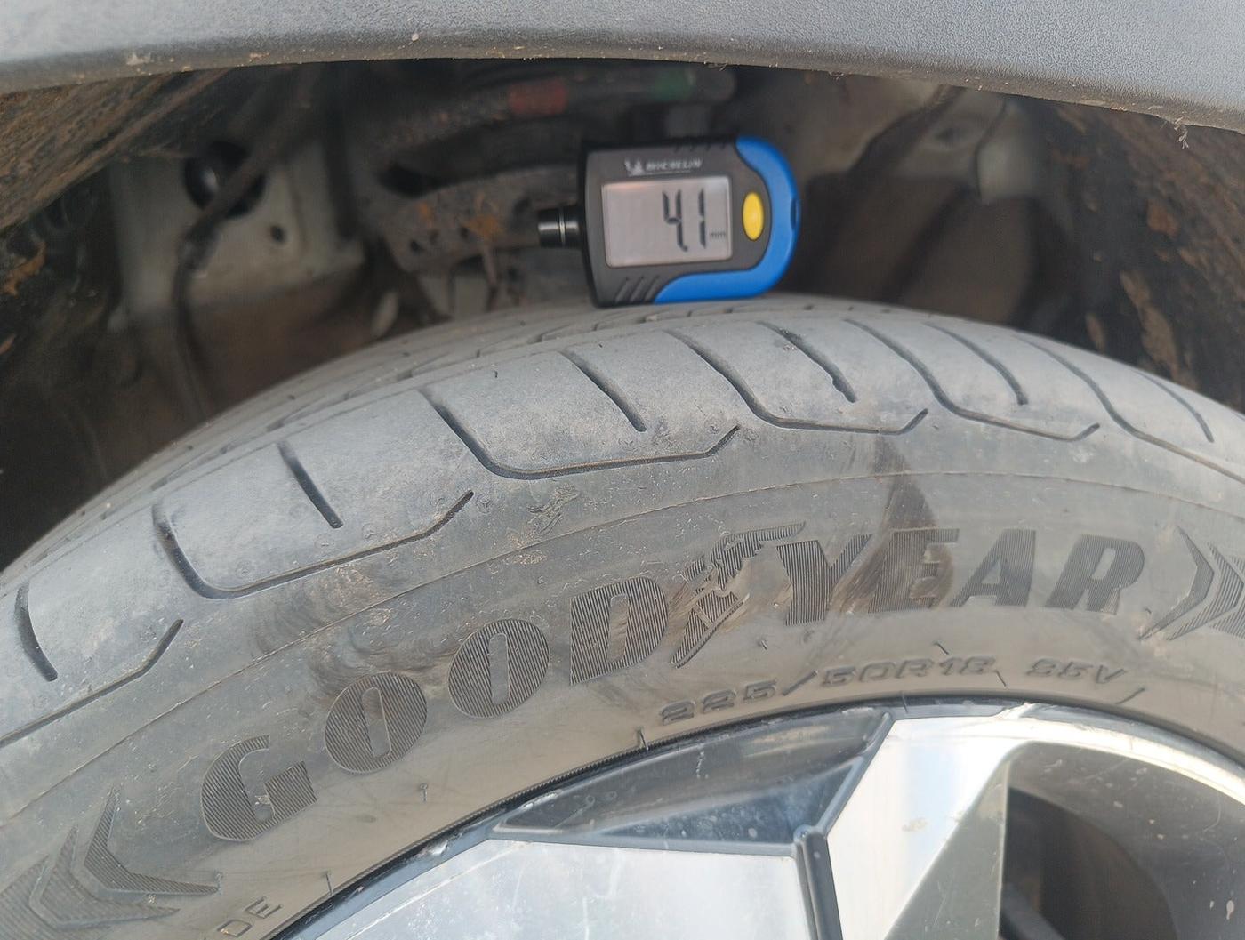 2023 Hyundai ALCAZAR 1.5 SIGNATURE (O) AT 6STR, Diesel, Automatic, 93,201 km, tyre