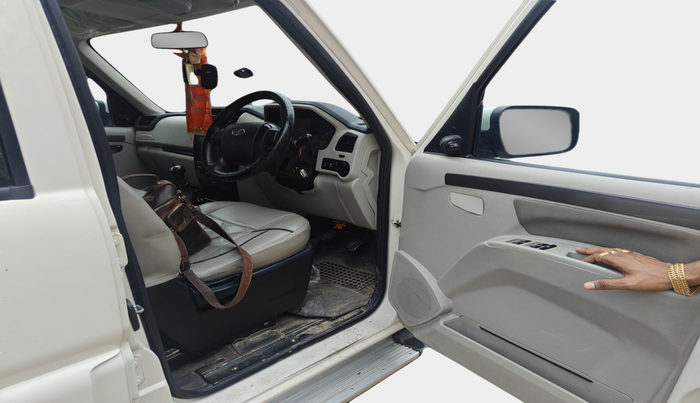 2020 Mahindra Scorpio S5, Diesel, Manual, 1,34,671 km, interior