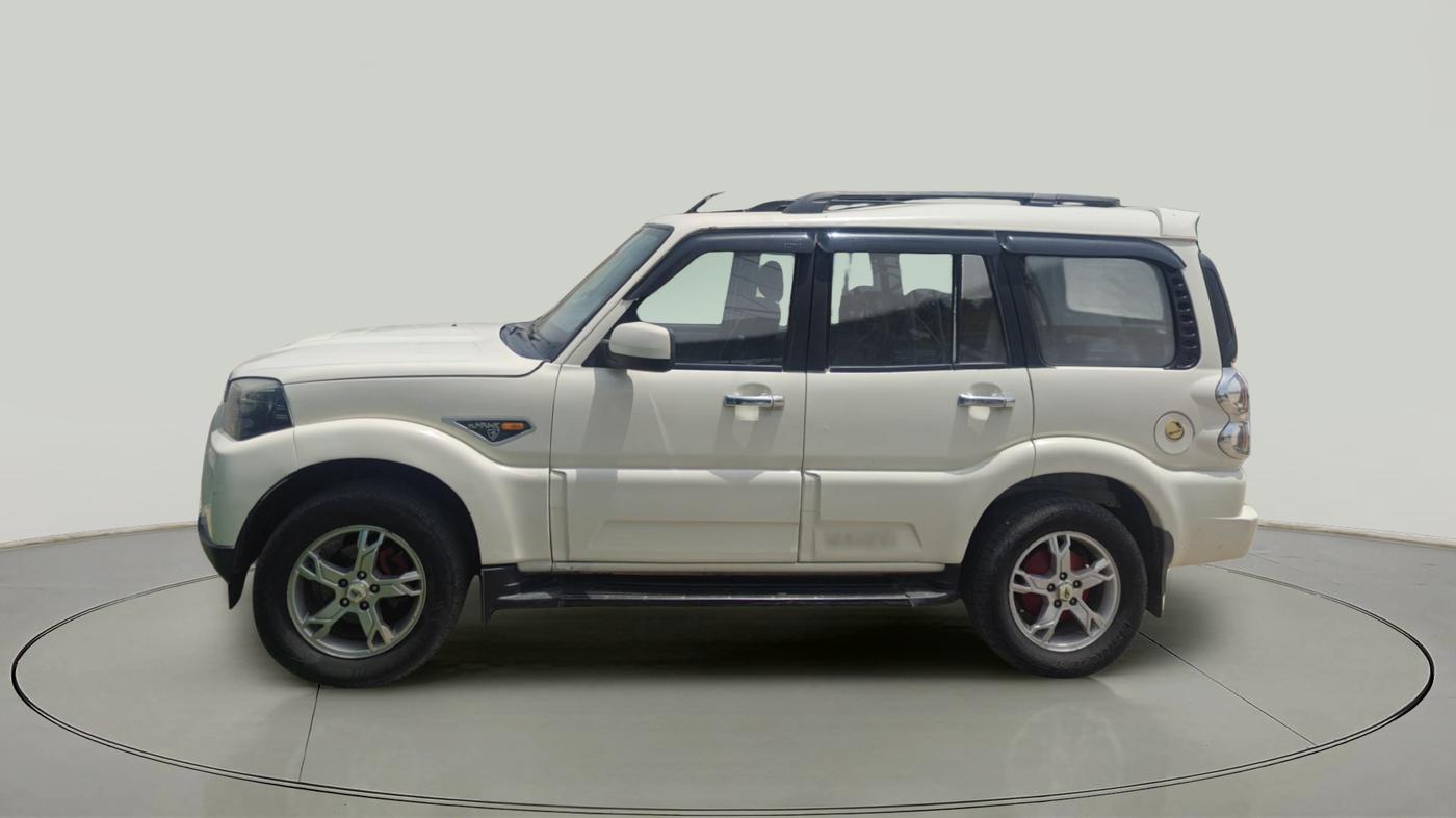 2017 Mahindra Scorpio S10, Diesel, Manual, 28,168 km, exterior