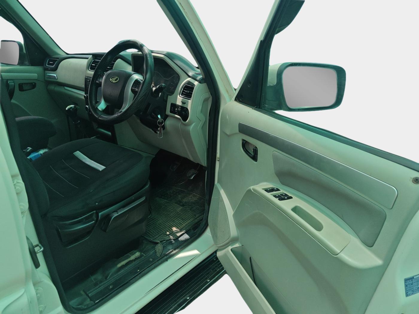 2017 Mahindra Scorpio S10, Diesel, Manual, 28,168 km, interior