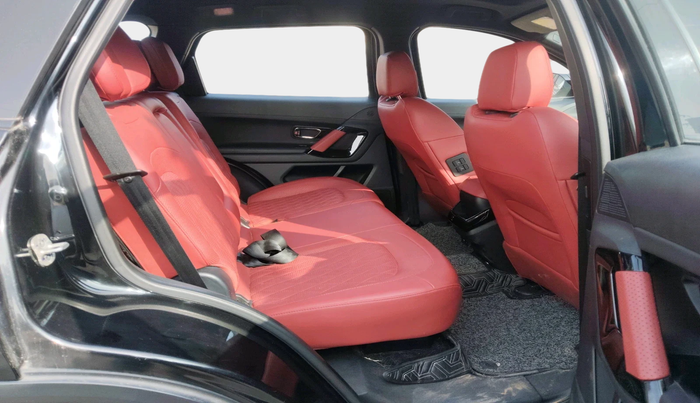 2023 Tata Safari XZA PLUS O RED DARK , Diesel, Automatic, 26,832 km, interior