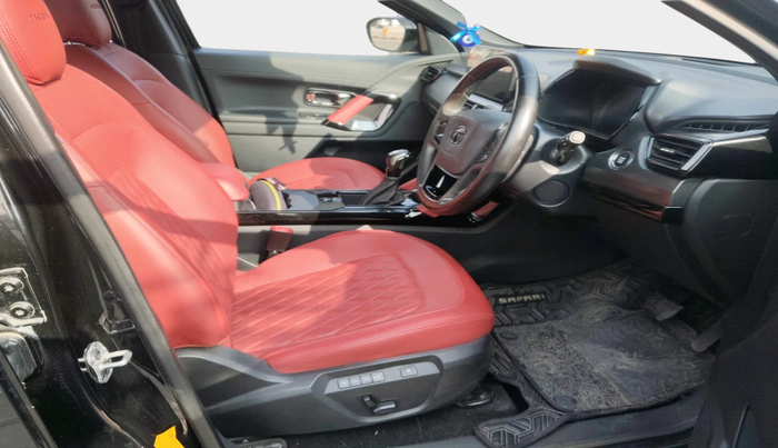 2023 Tata Safari XZA PLUS O RED DARK , Diesel, Automatic, 26,832 km, interior