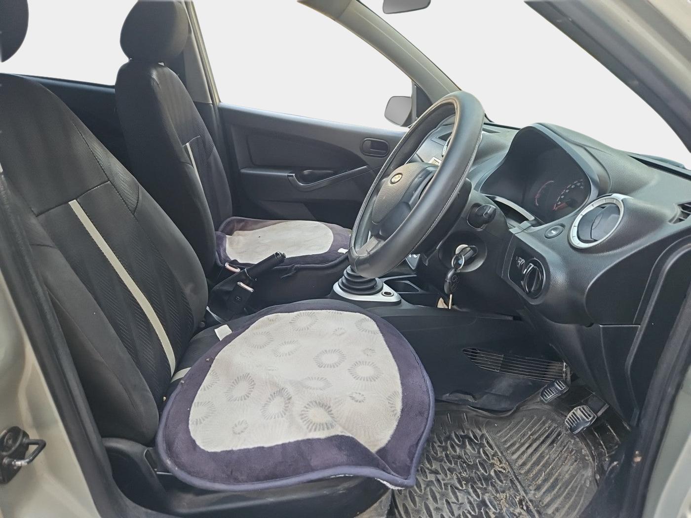 2011 Ford Figo EXI 1.4 DIESEL, Diesel, Manual, 1,56,418 km, interior