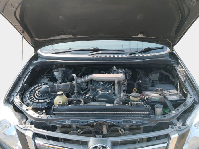 2015 Toyota Innova 2.5 VX 8 STR, Diesel, Manual, 2,64,495 km, exterior