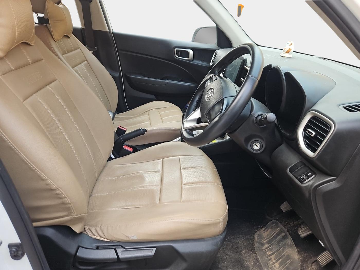 2021 Hyundai VENUE S+ 1.2, Petrol, Manual, 1,07,439 km, interior