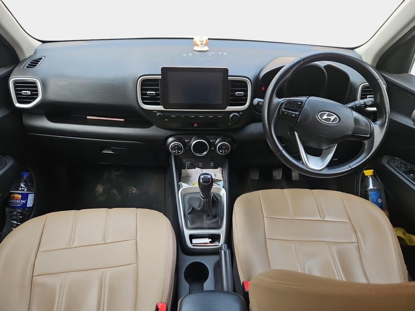 2021 Hyundai VENUE S+ 1.2, Petrol, Manual, 1,07,439 km, interior