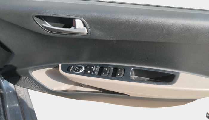 2016 Hyundai Grand i10 SPORTZ 1.2 KAPPA VTVT, Petrol, Manual, 34,827 km, interior