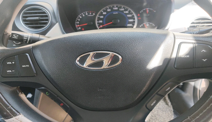 2016 Hyundai Grand i10 SPORTZ 1.2 KAPPA VTVT, Petrol, Manual, 34,827 km, interior