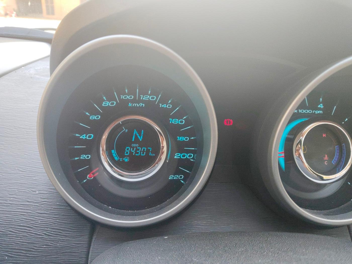 2015 Mahindra XUV500 W10, Diesel, Manual, 84,307 km, interior