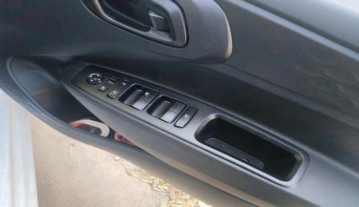 2022 Hyundai GRAND I10 NIOS MAGNA CORPORATE EDITION 1.2 KAPPA VTVT, Petrol, Manual, 24,013 km, interior