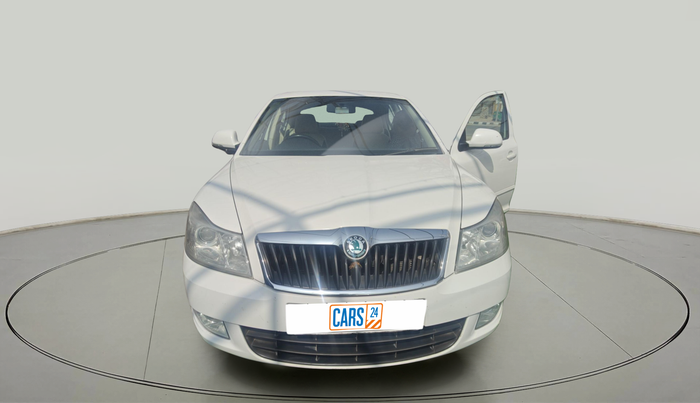 2012 Skoda Laura AMBITION 2.0 TDI CR MT, Diesel, Manual, 1,40,260 km, exterior