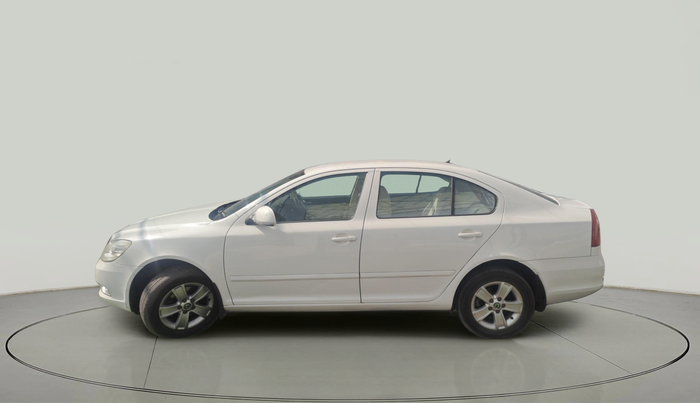 2012 Skoda Laura AMBITION 2.0 TDI CR MT, Diesel, Manual, 1,40,260 km, exterior