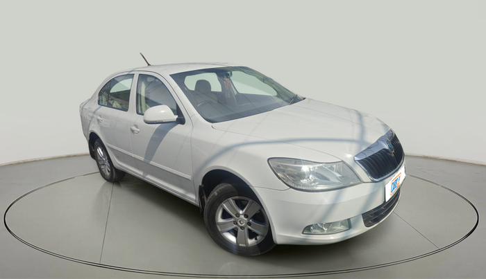 2012 Skoda Laura AMBITION 2.0 TDI CR MT, Diesel, Manual, 1,40,260 km, exterior