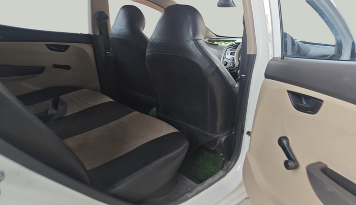 2016 Hyundai Eon MAGNA +, Petrol, Manual, 35,852 km, interior