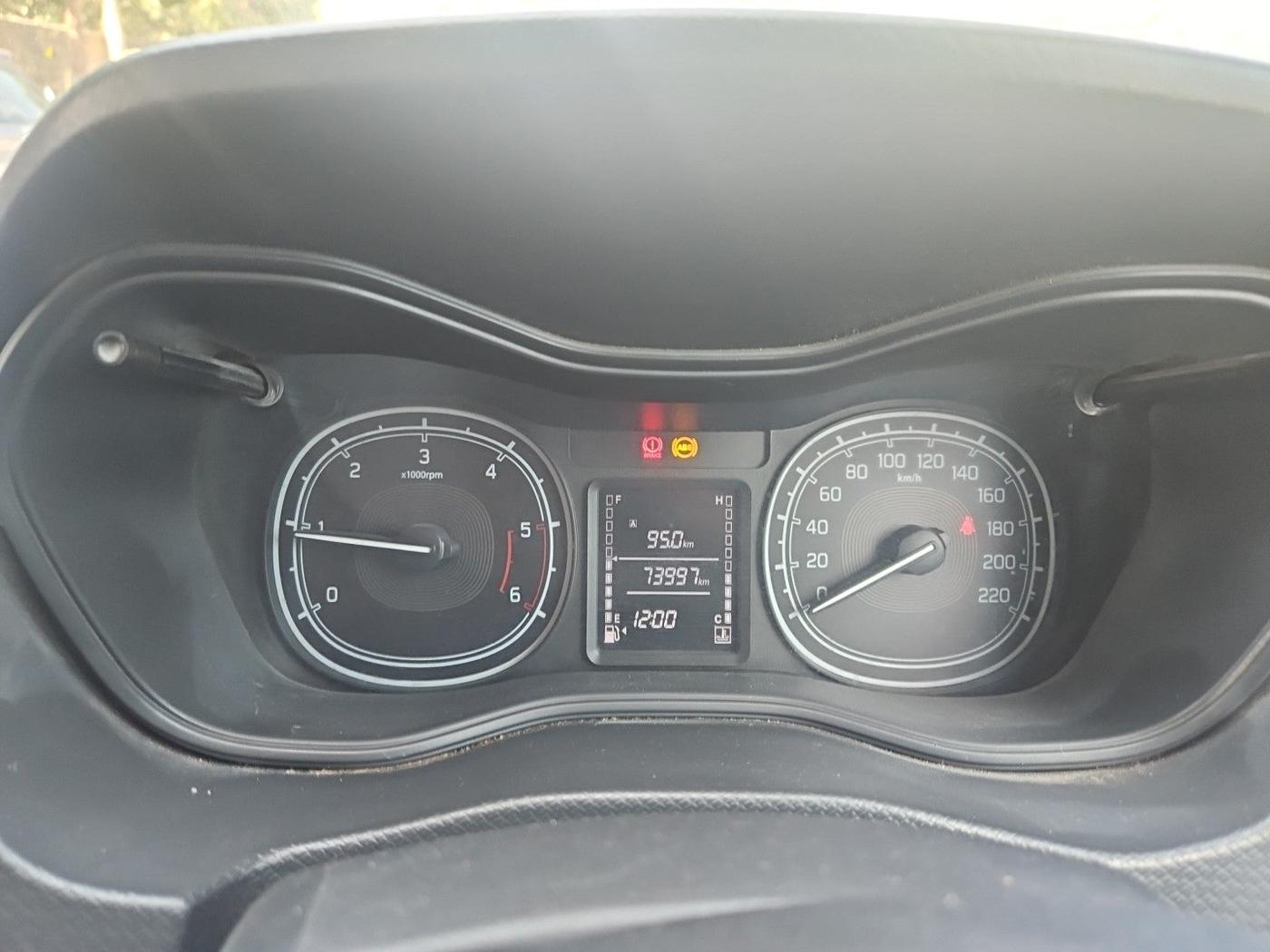 2017 Maruti Vitara Brezza VDI (O), Diesel, Manual, 73,997 km, interior