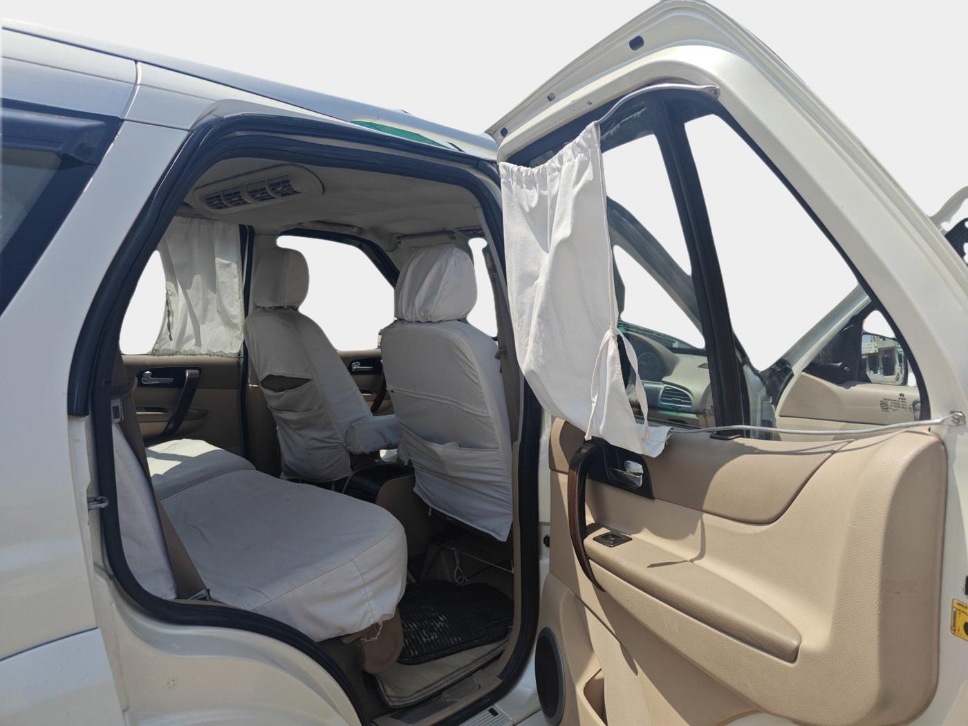 2015 Tata Safari Storme 2.2 VX 4X2, Diesel, Manual, 1,29,227 km, interior