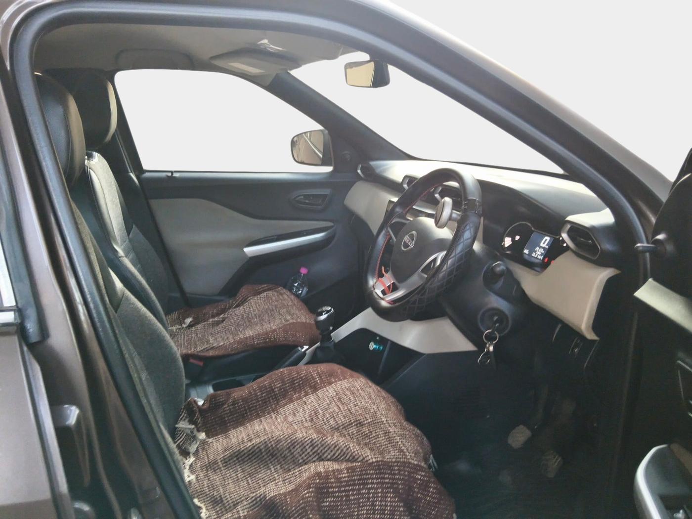 2022 Nissan MAGNITE XE, Petrol, Manual, 31,000 km, interior