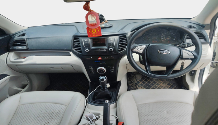 2022 Mahindra XUV300 W6 1.5 Sunroof Diesel, Diesel, Manual, 1,08,776 km, interior