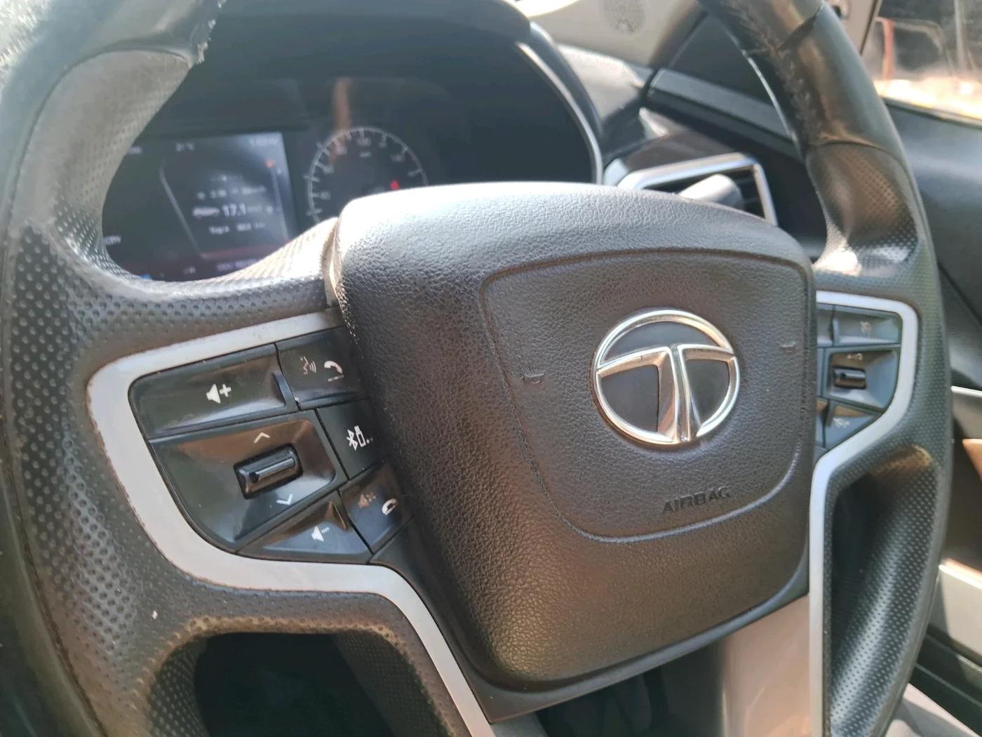 2019 Tata Harrier XZ 2.0L, Diesel, Manual, 1,02,108 km, interior