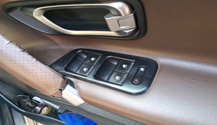 2019 Tata Harrier XZ 2.0L, Diesel, Manual, 1,02,108 km, interior