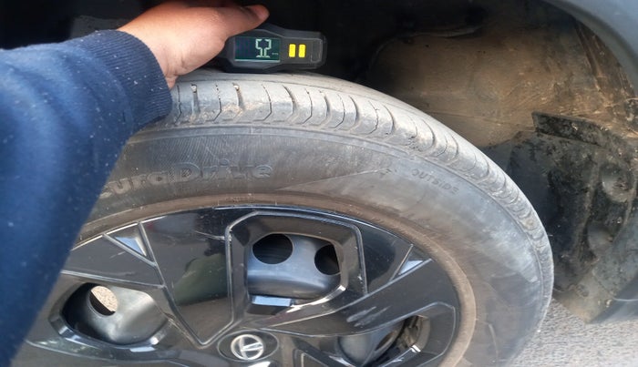 2023 Tata PUNCH ADVENTURE AMT, Petrol, Automatic, 27,849 km, tyre