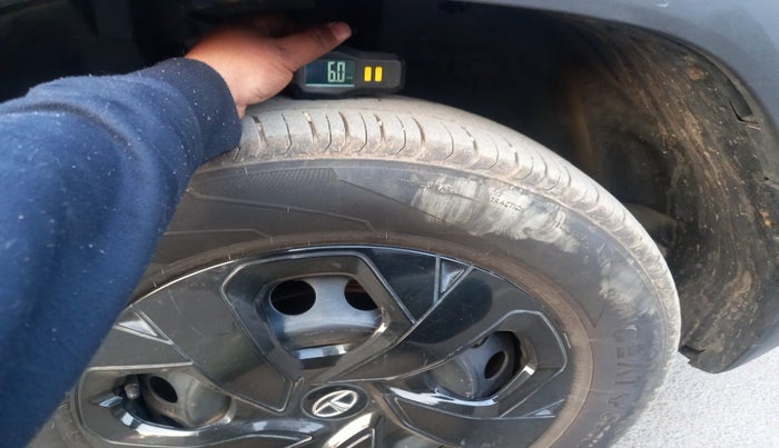 2023 Tata PUNCH ADVENTURE AMT, Petrol, Automatic, 27,849 km, tyre