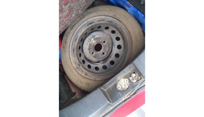 2013 Maruti Wagon R 1.0 VXI, Petrol, Manual, 77,121 km, tyre