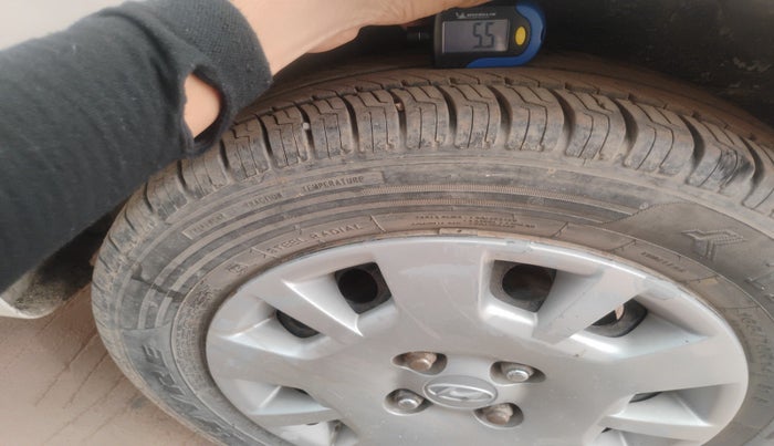 2012 Hyundai i20 MAGNA (O) 1.4 CRDI, Diesel, Manual, 1,04,167 km, tyre