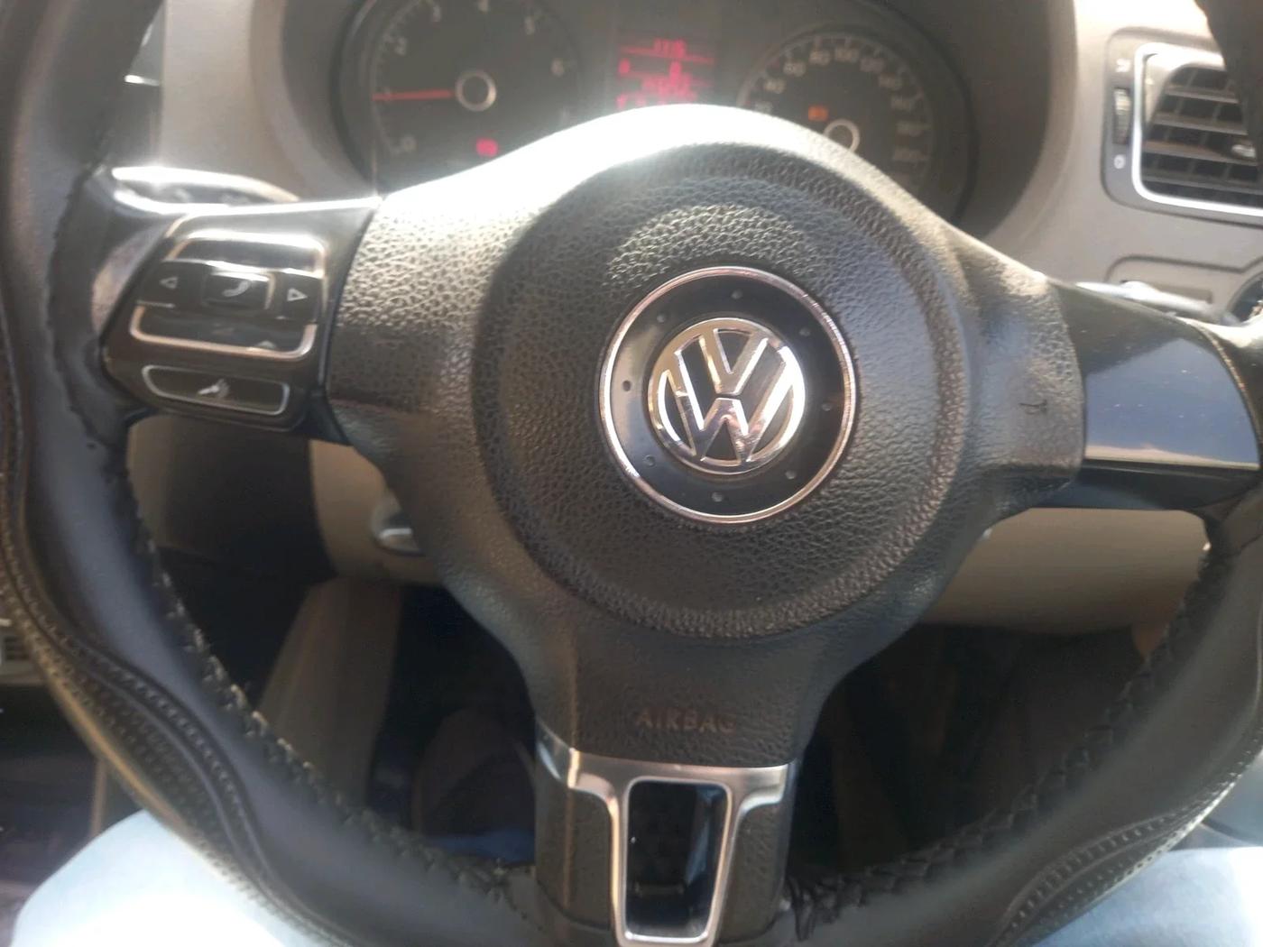 2012 Volkswagen Vento HIGHLINE 1.6 MPI, Petrol, Manual, 1,43,252 km, interior