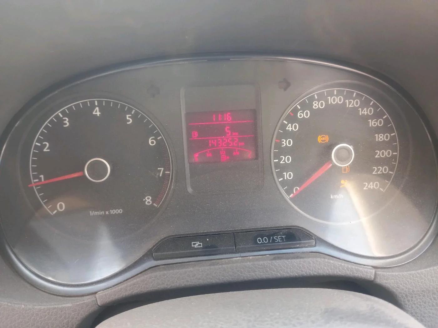 2012 Volkswagen Vento HIGHLINE 1.6 MPI, Petrol, Manual, 1,43,252 km, interior