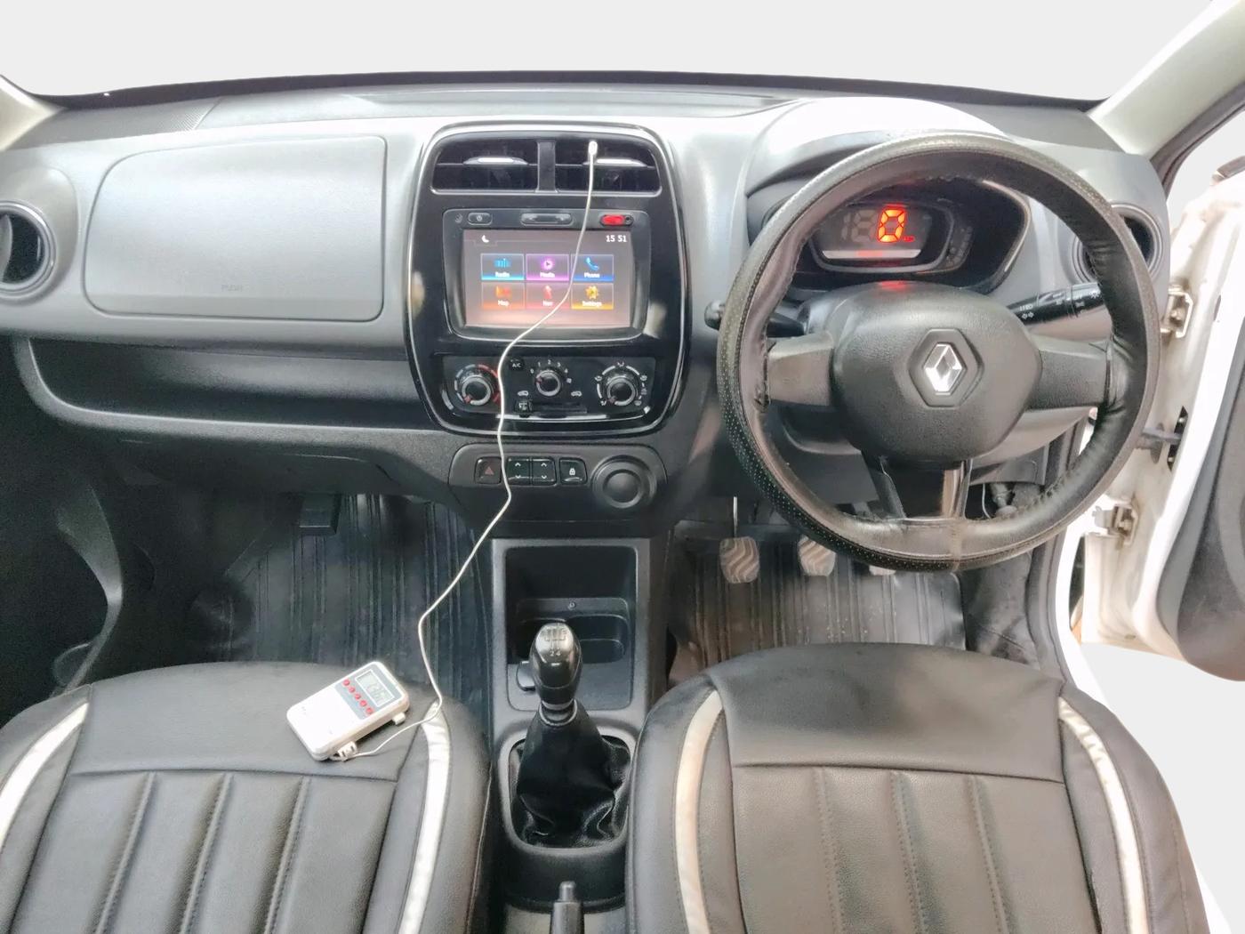 2018 Renault Kwid RXT 1.0, Petrol, Manual, 1,53,946 km, interior