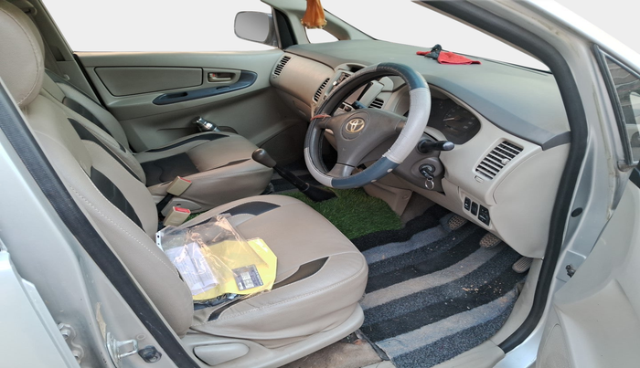 2012 Toyota Innova 2.5 G2 7STR, Diesel, Manual, 85,980 km, interior