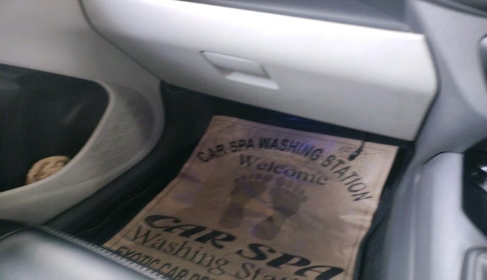 2023 Hyundai GRAND I10 NIOS ERA 1.2 KAPPA VTVT, Petrol, Manual, 28,315 km, interior