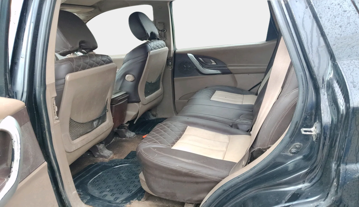 2012 Mahindra XUV500 W6, Diesel, Manual, 1,14,520 km, interior