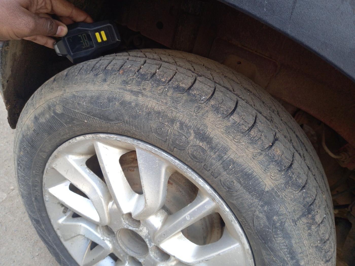2016 Mahindra Kuv100 K8 D 5 STR, Diesel, Manual, 86,549 km, tyre